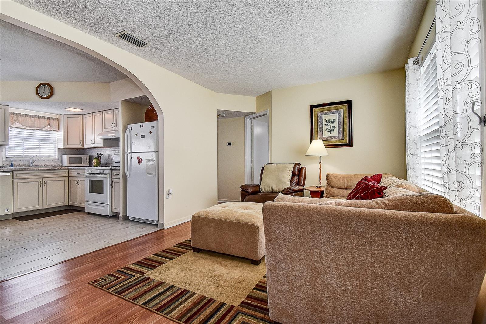 Image 4 of 26 For 7729 39th Terrace N