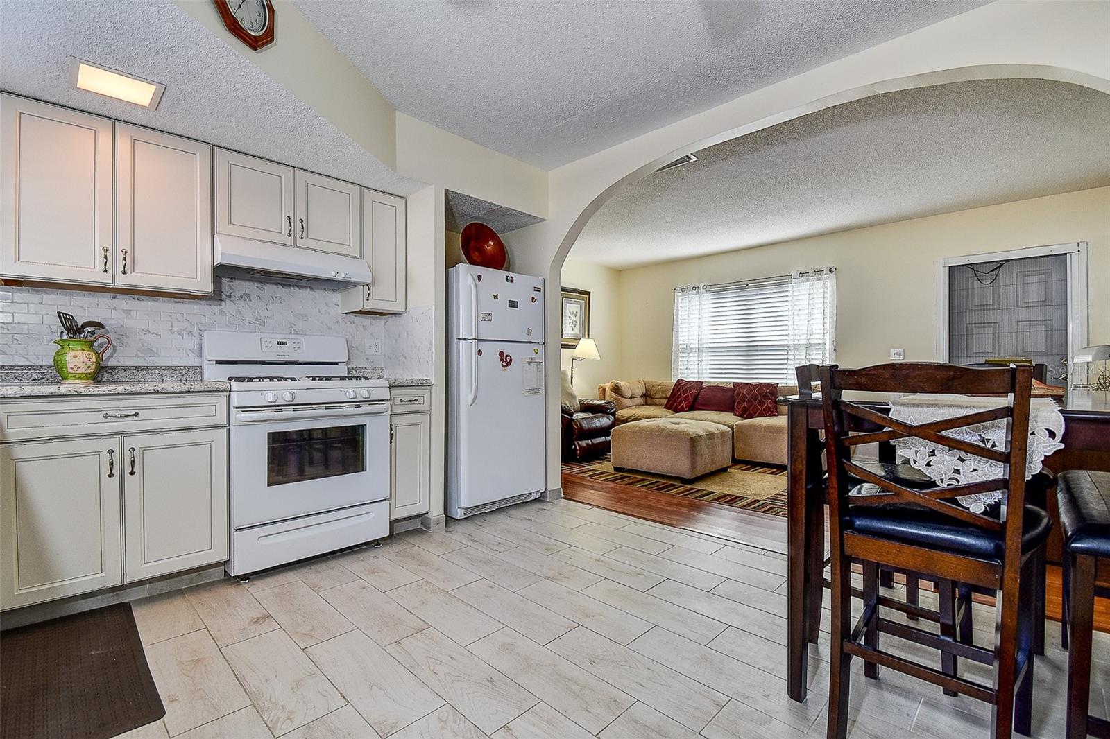 Image 5 of 26 For 7729 39th Terrace N