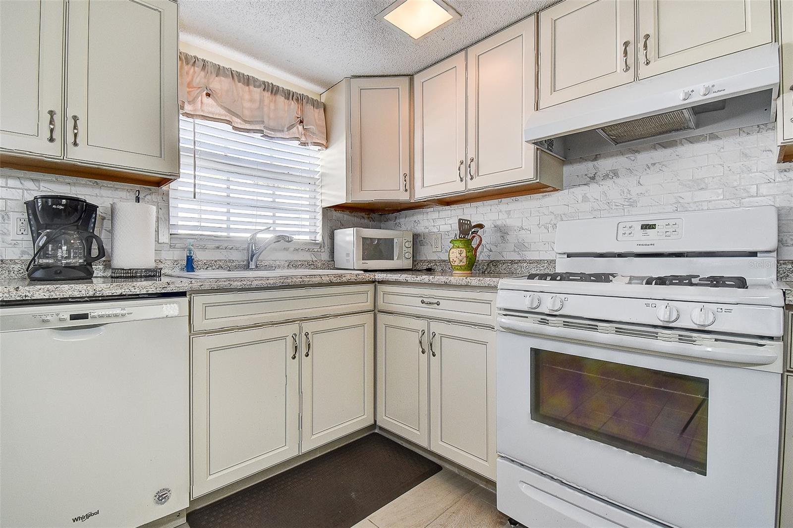 Image 9 of 26 For 7729 39th Terrace N