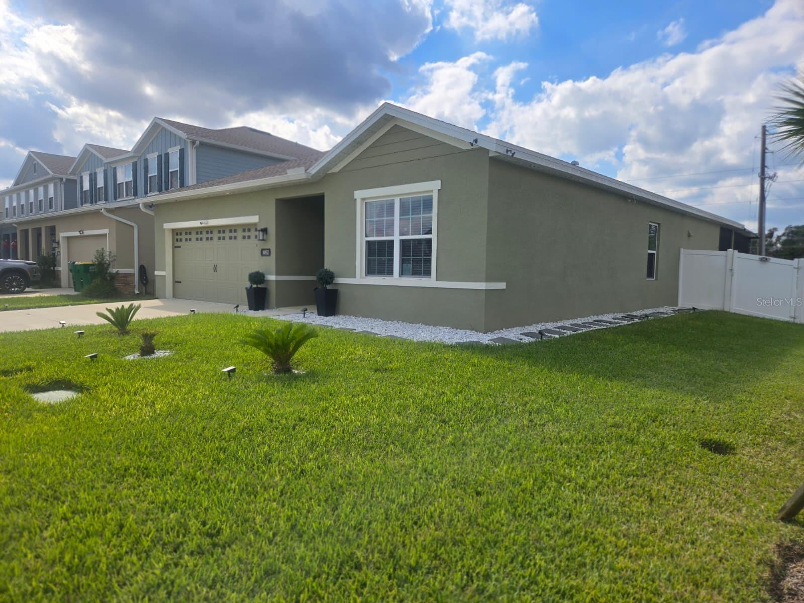 Image 10 of 92 For 8052 Greenway Avenue