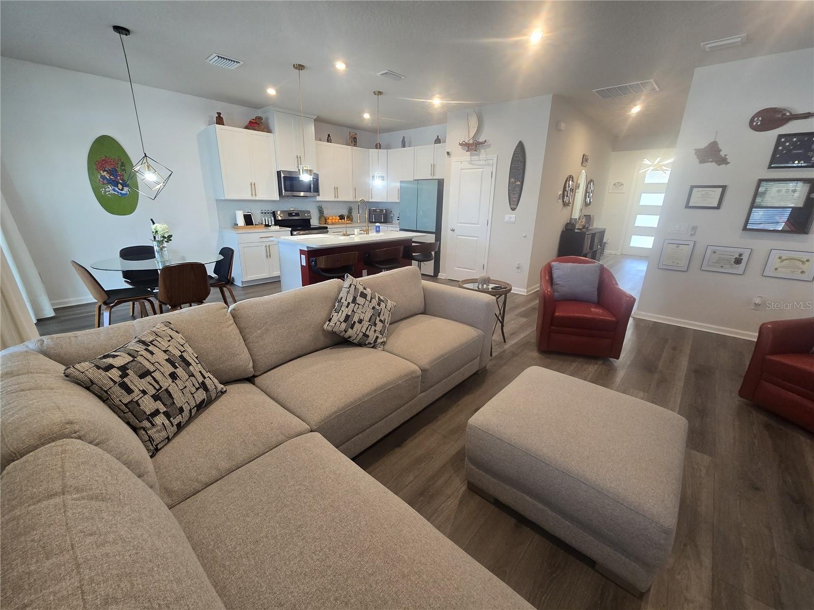 Image 14 of 92 For 8052 Greenway Avenue