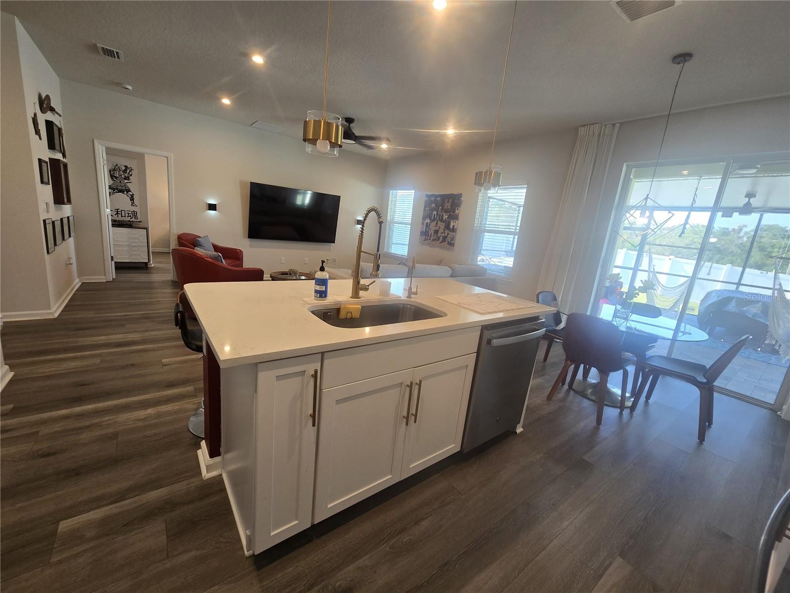 Image 18 of 92 For 8052 Greenway Avenue