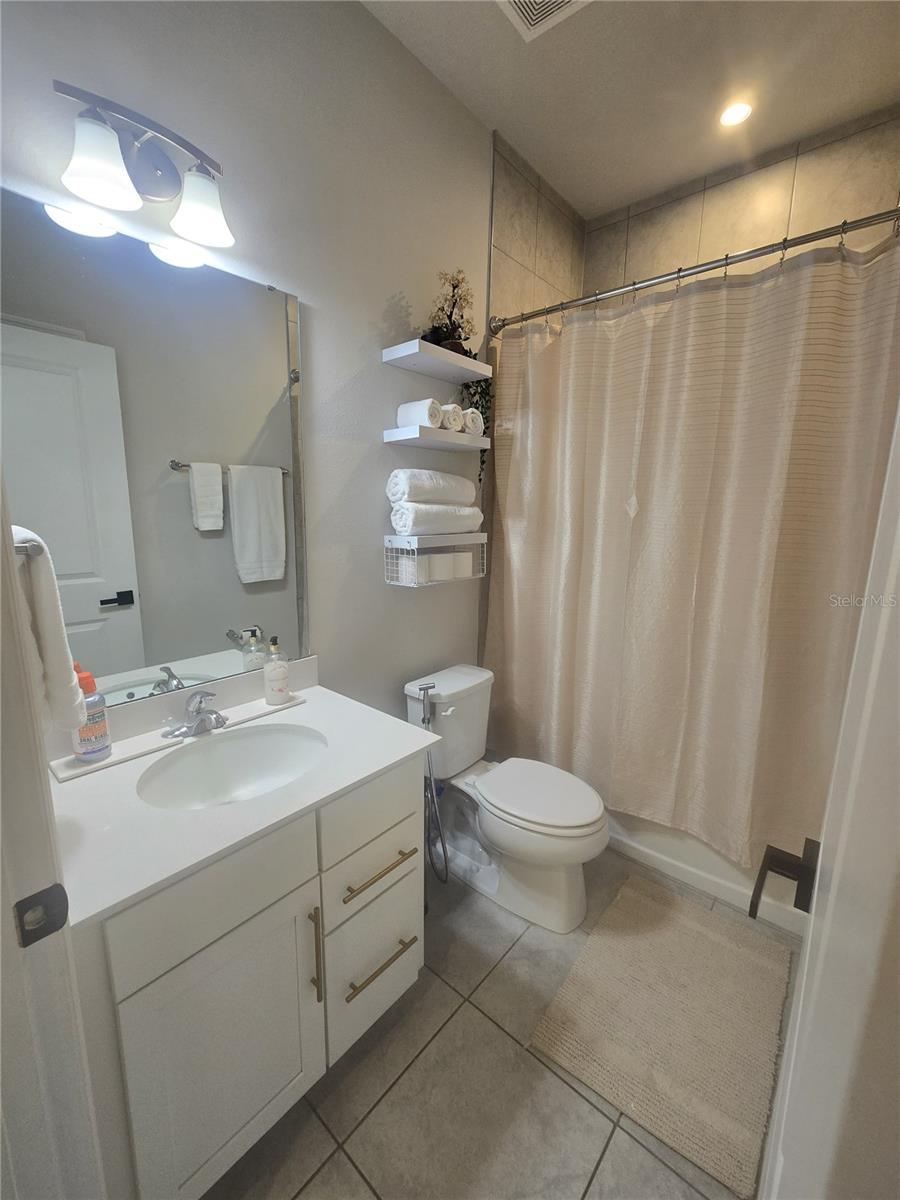 Image 30 of 92 For 8052 Greenway Avenue