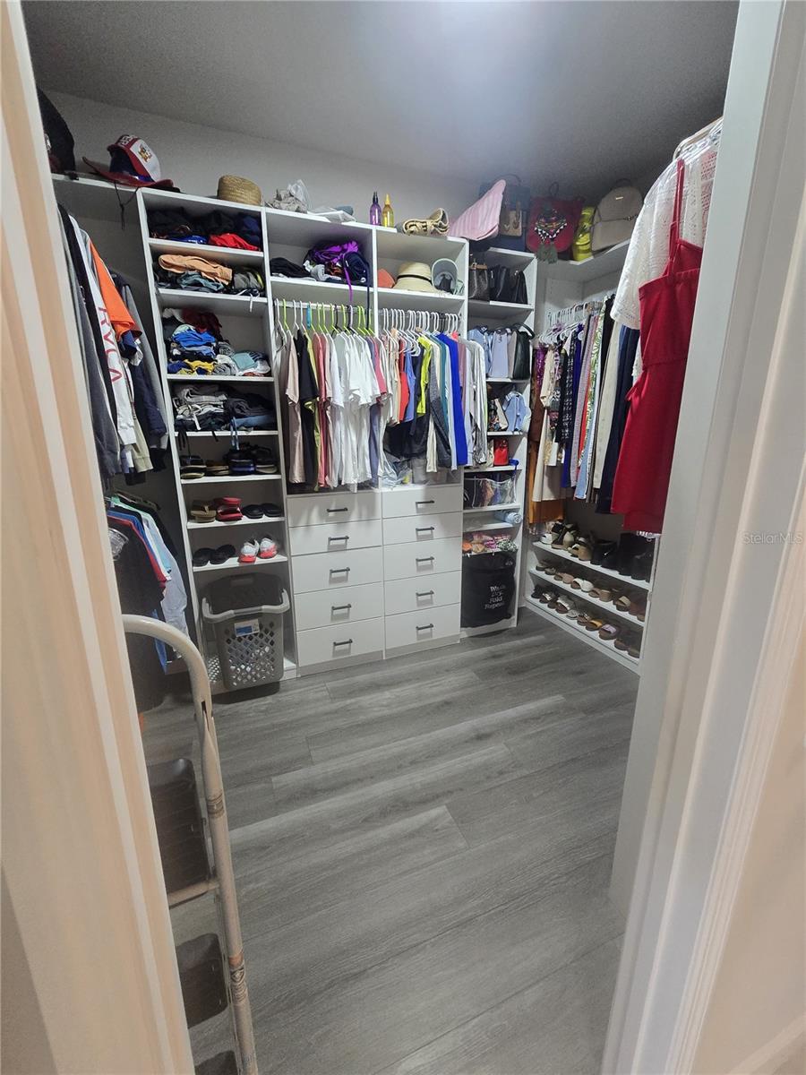 Image 34 of 92 For 8052 Greenway Avenue