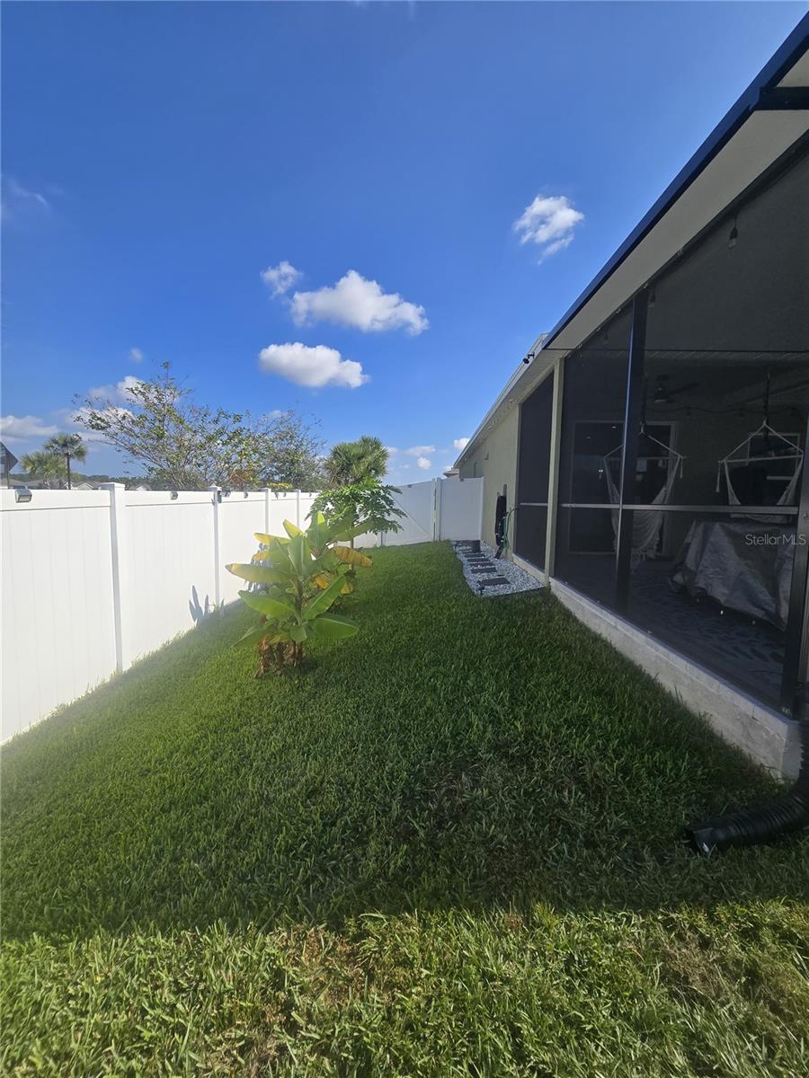 Image 38 of 92 For 8052 Greenway Avenue