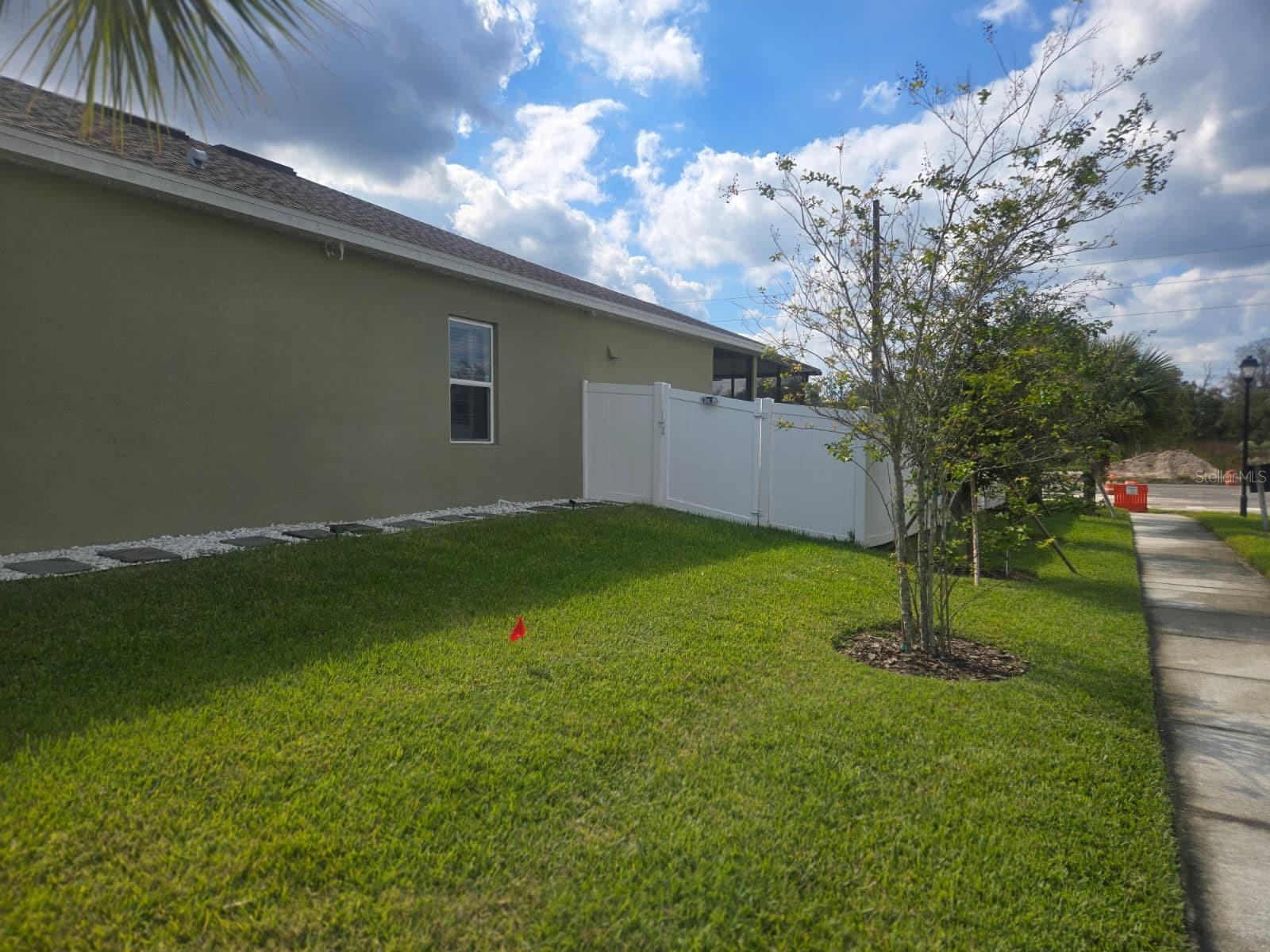 Image 5 of 92 For 8052 Greenway Avenue