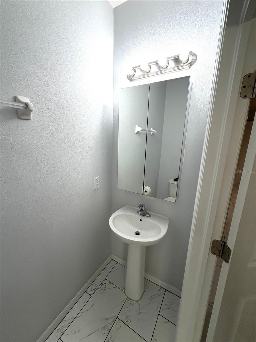 Image 5 of 24 For 7011 White Treetop Place