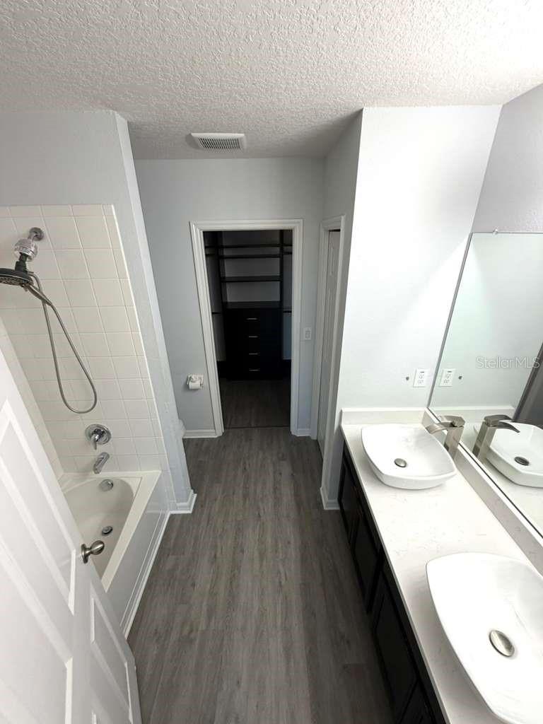 Image 8 of 24 For 7011 White Treetop Place