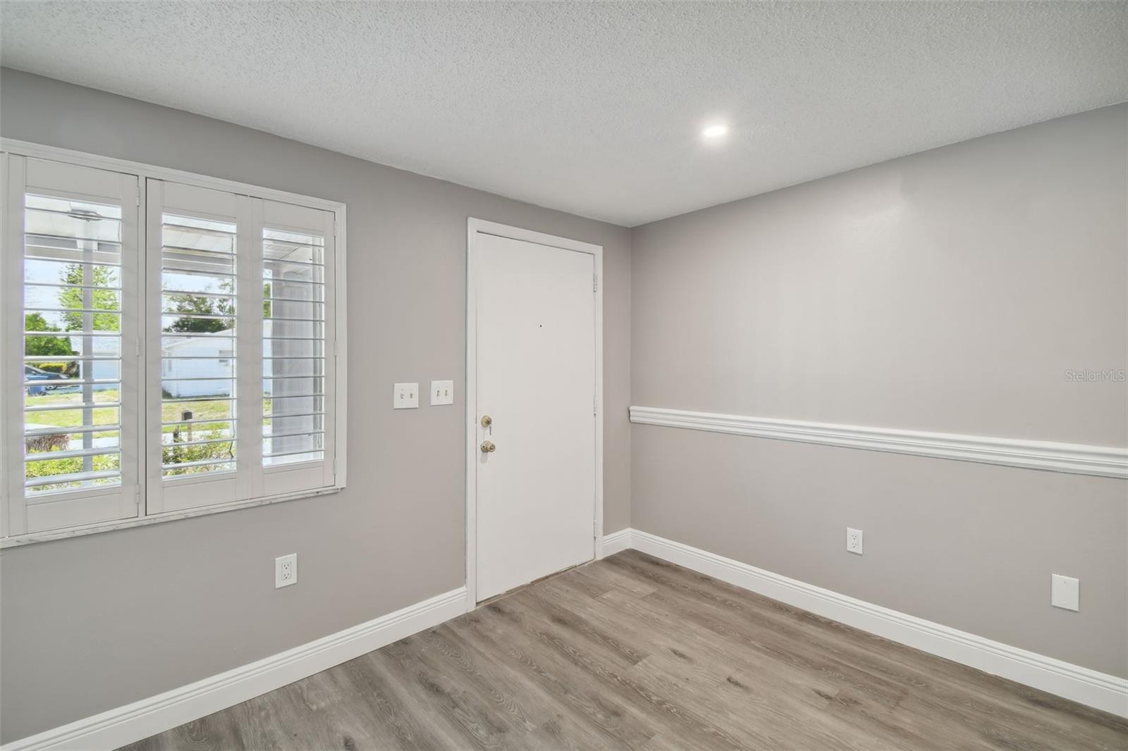 Image 6 of 45 For 7721 Heather Street