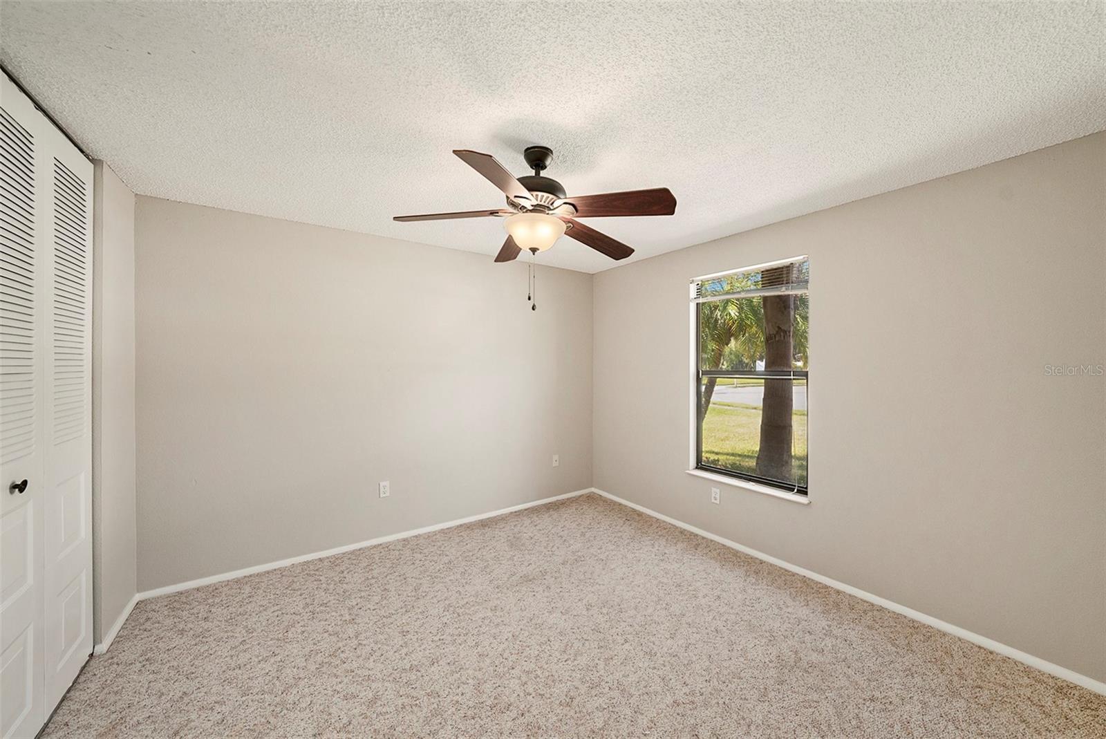 Image 15 of 25 For 814 Satinleaf Avenue