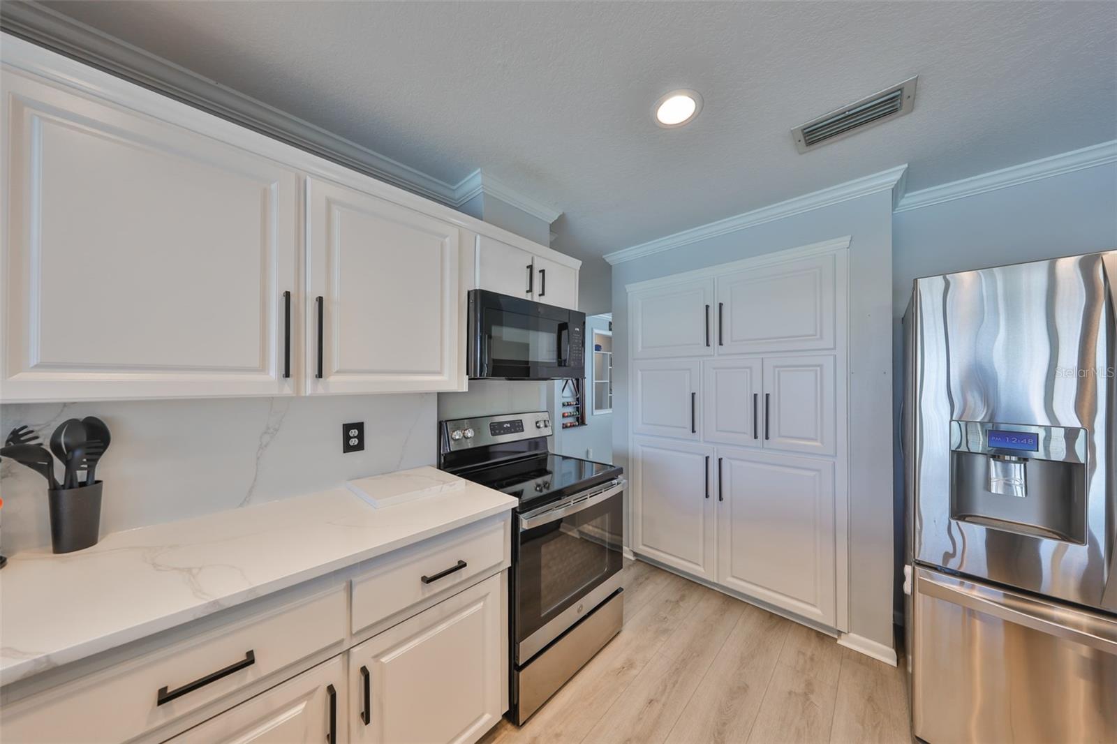 Image 12 of 40 For 909 Birdie Way