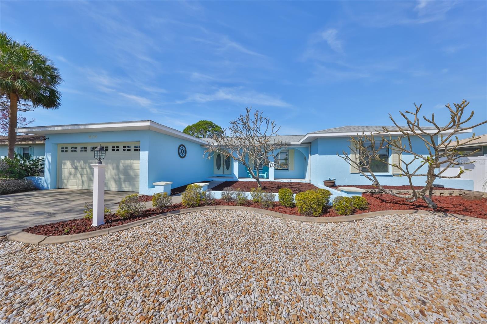 Image 2 of 40 For 909 Birdie Way