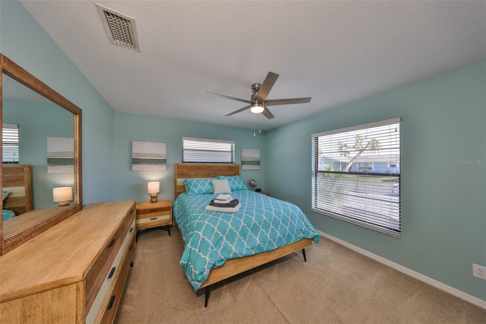 Image 23 of 40 For 909 Birdie Way