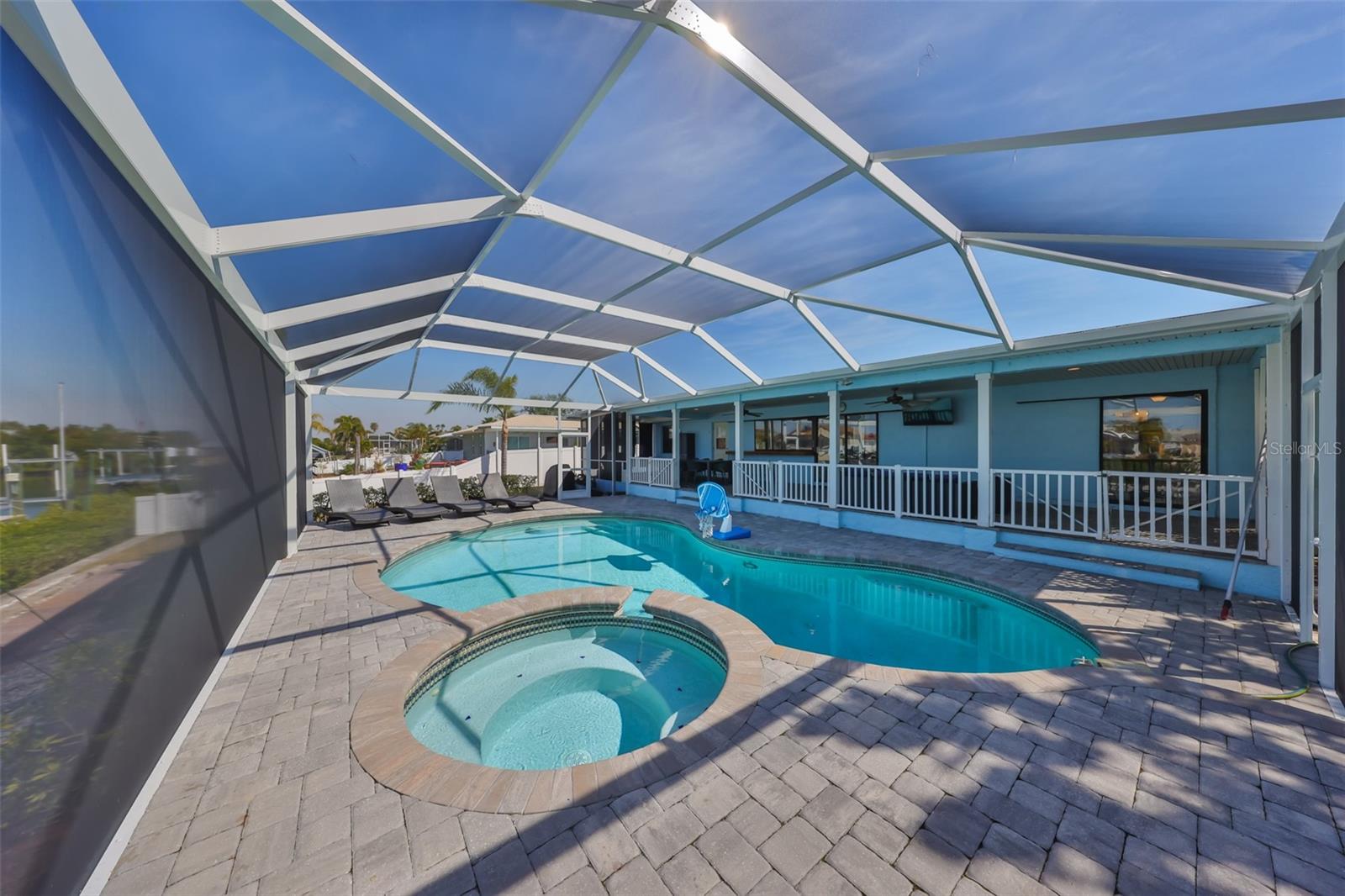 Image 30 of 40 For 909 Birdie Way