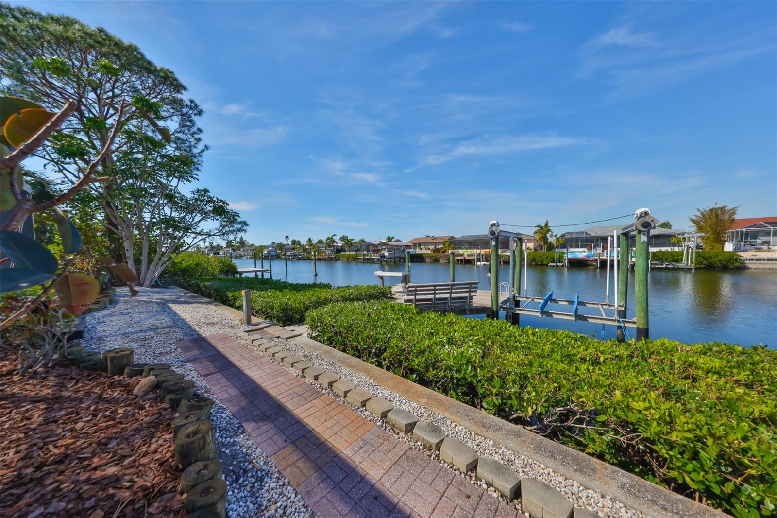 Image 33 of 40 For 909 Birdie Way