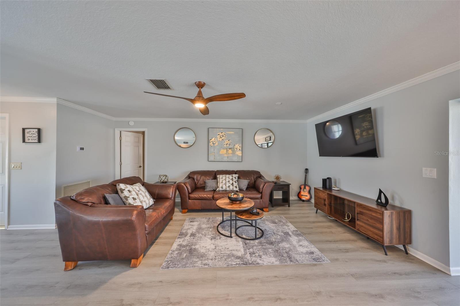 Image 6 of 40 For 909 Birdie Way