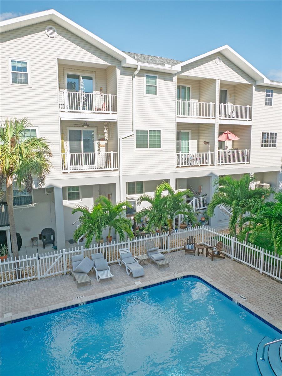 Image 17 of 42 For 15473 Gulf Boulevard