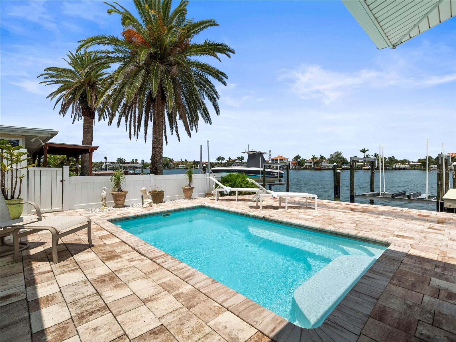 Image 46 of 62 For 16129 4th Street E