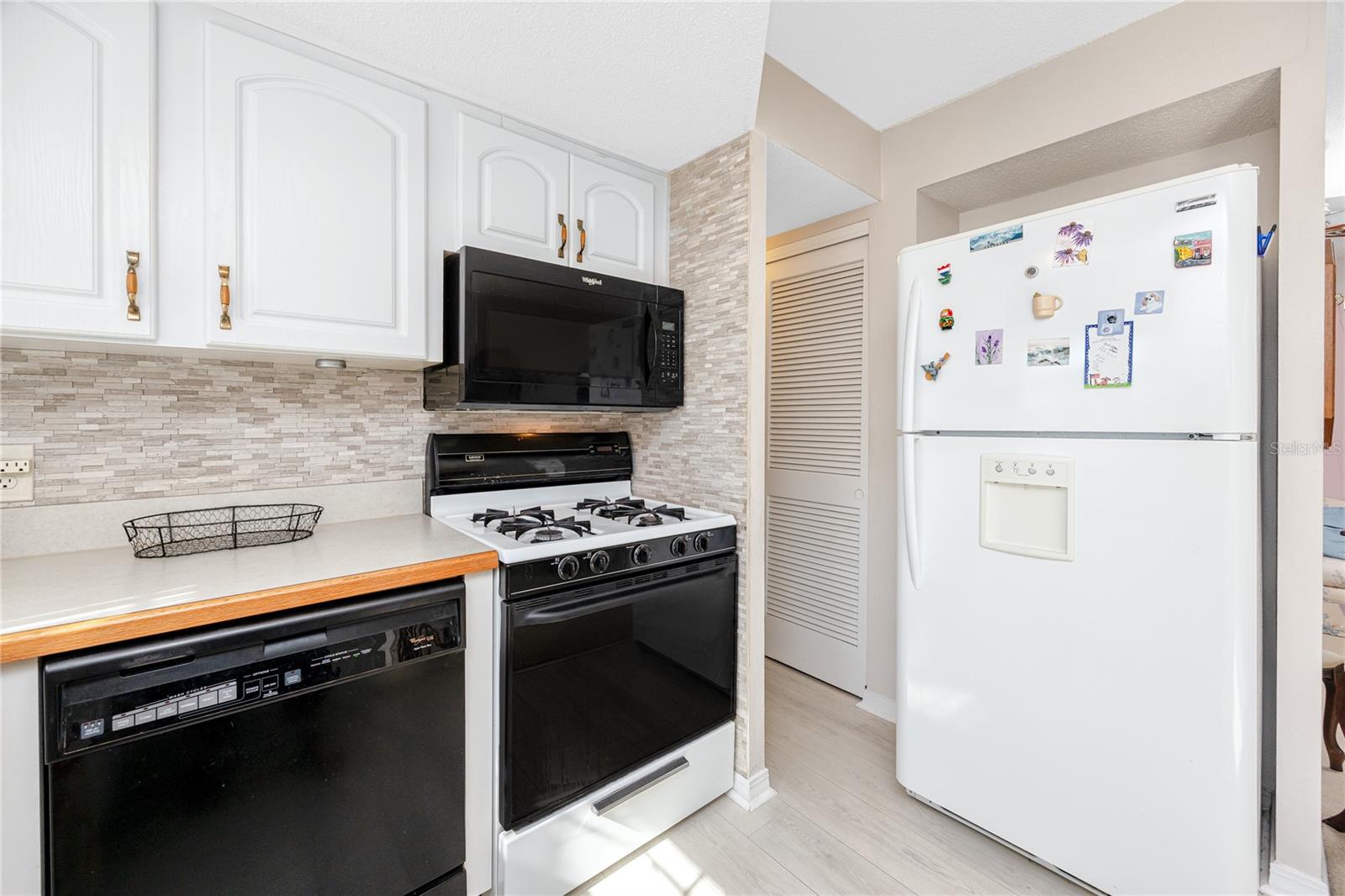 Image 4 of 42 For 7830 39th Terrace N