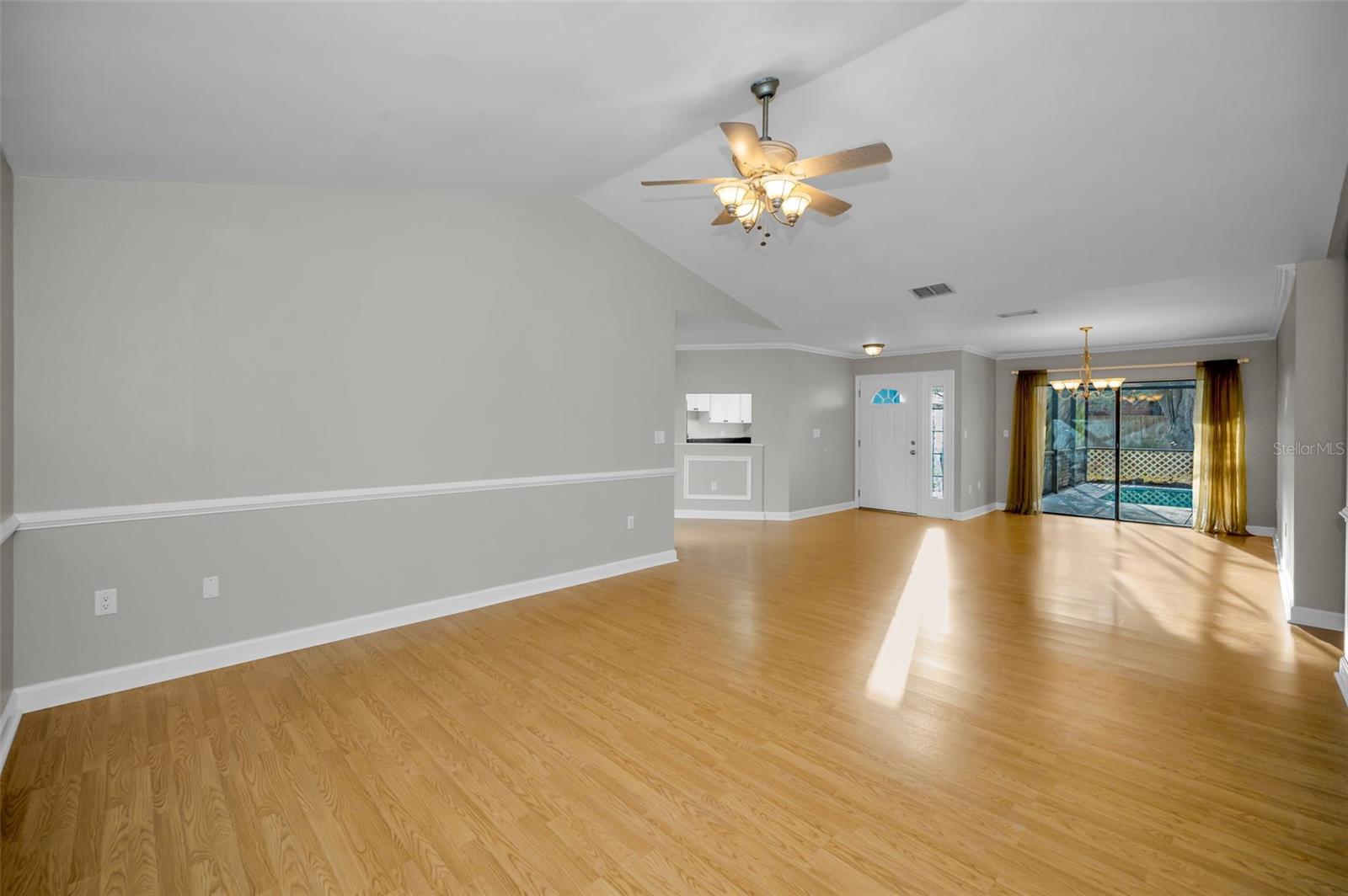 Image 12 of 51 For 2733 Nicole Circle