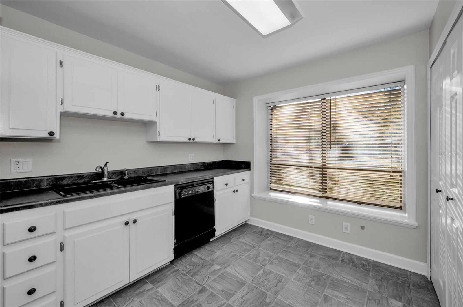 Image 15 of 51 For 2733 Nicole Circle