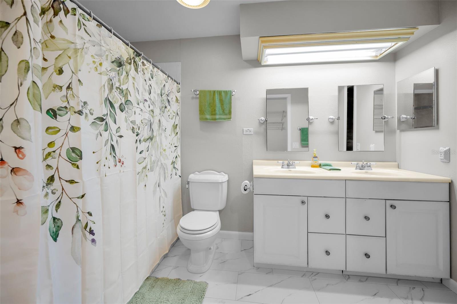 Image 22 of 51 For 2733 Nicole Circle