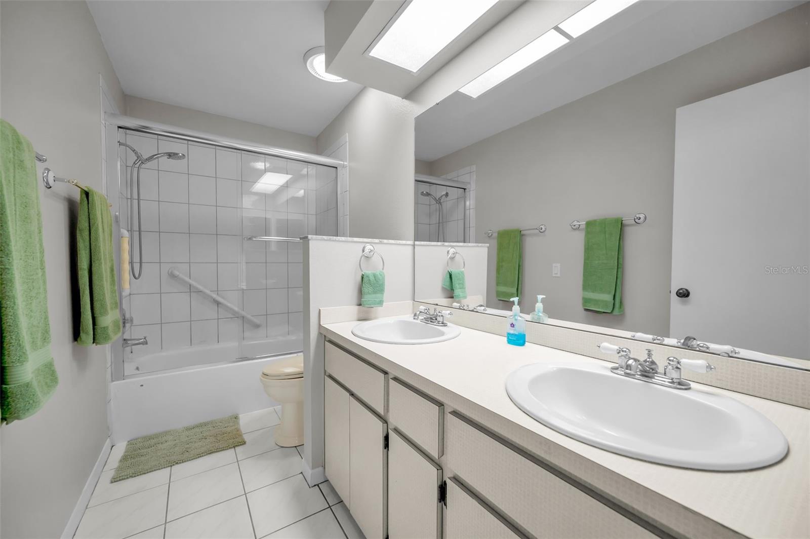 Image 27 of 51 For 2733 Nicole Circle