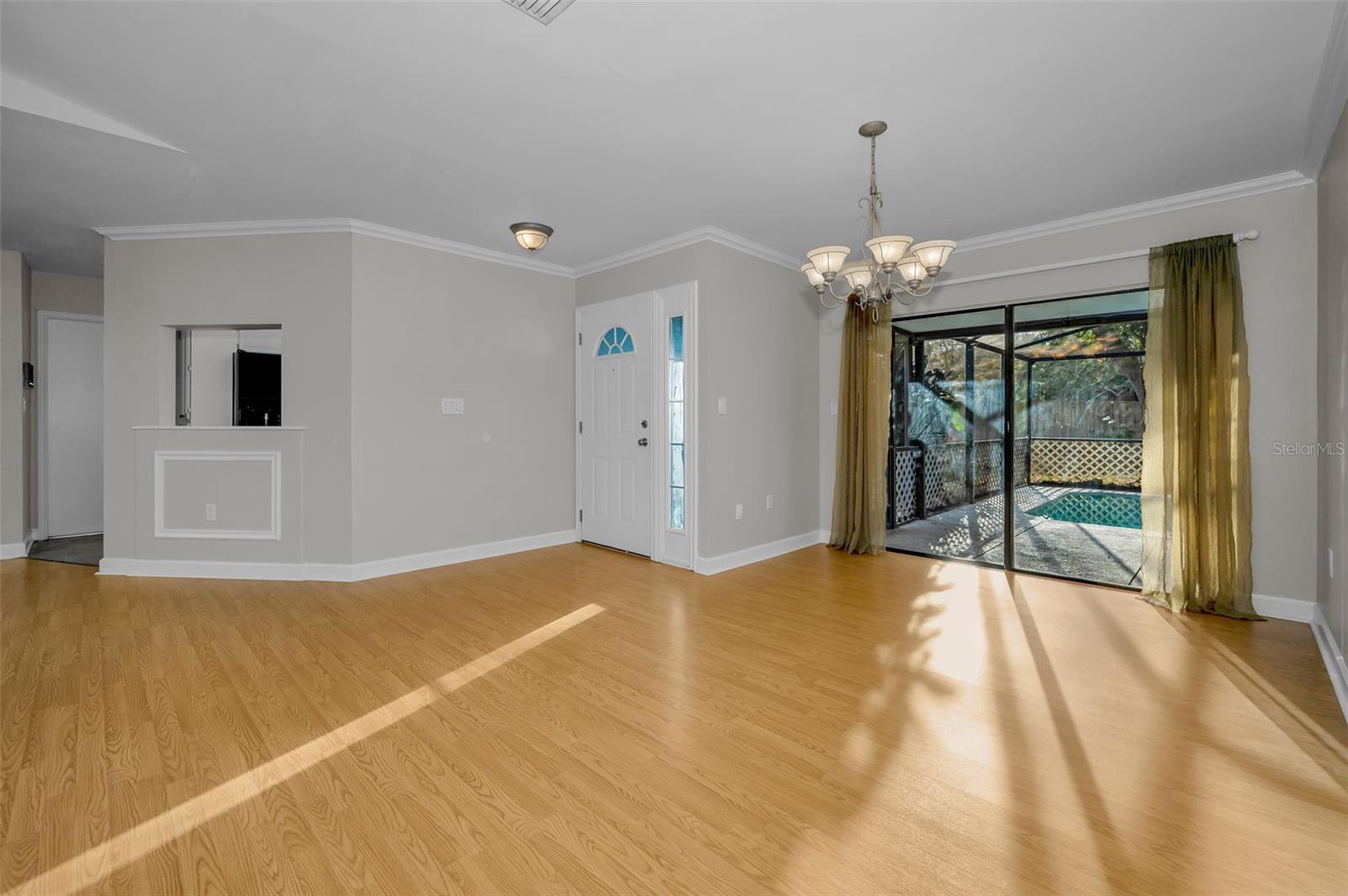 Image 5 of 51 For 2733 Nicole Circle