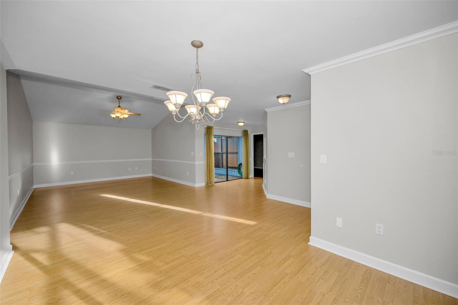 Image 8 of 51 For 2733 Nicole Circle