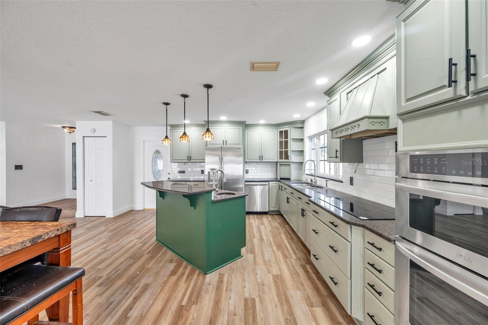 Image 17 of 64 For 1520 Windmill Pointe Road