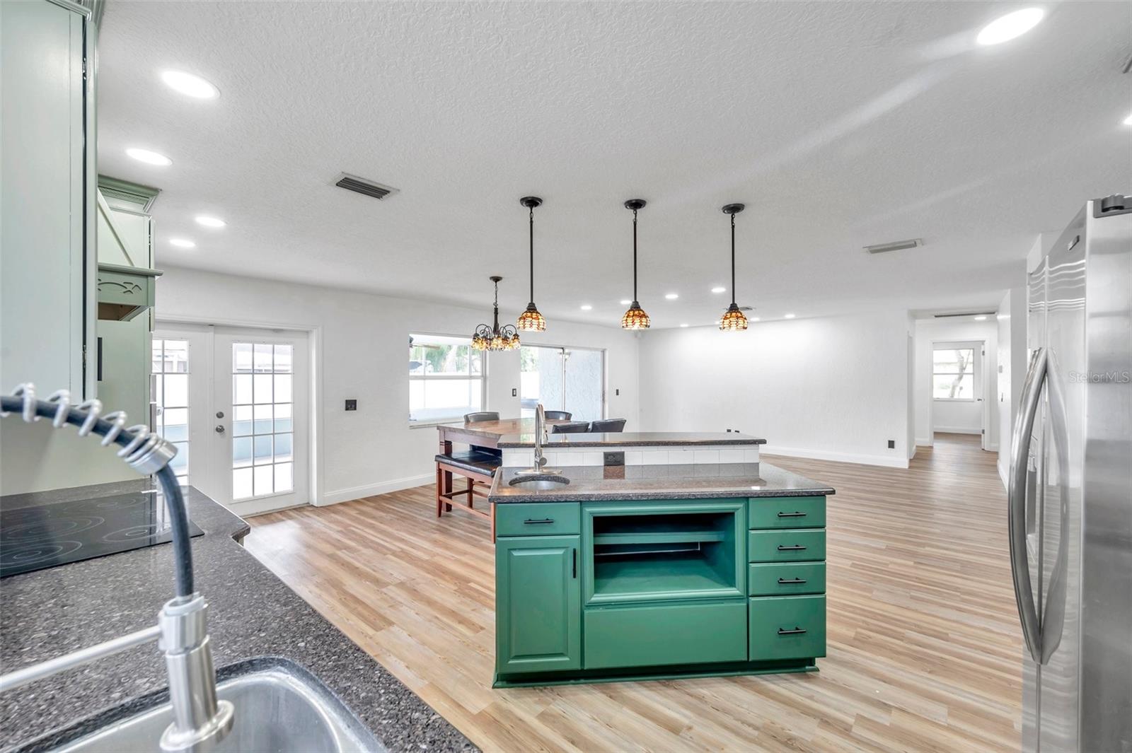 Image 21 of 64 For 1520 Windmill Pointe Road