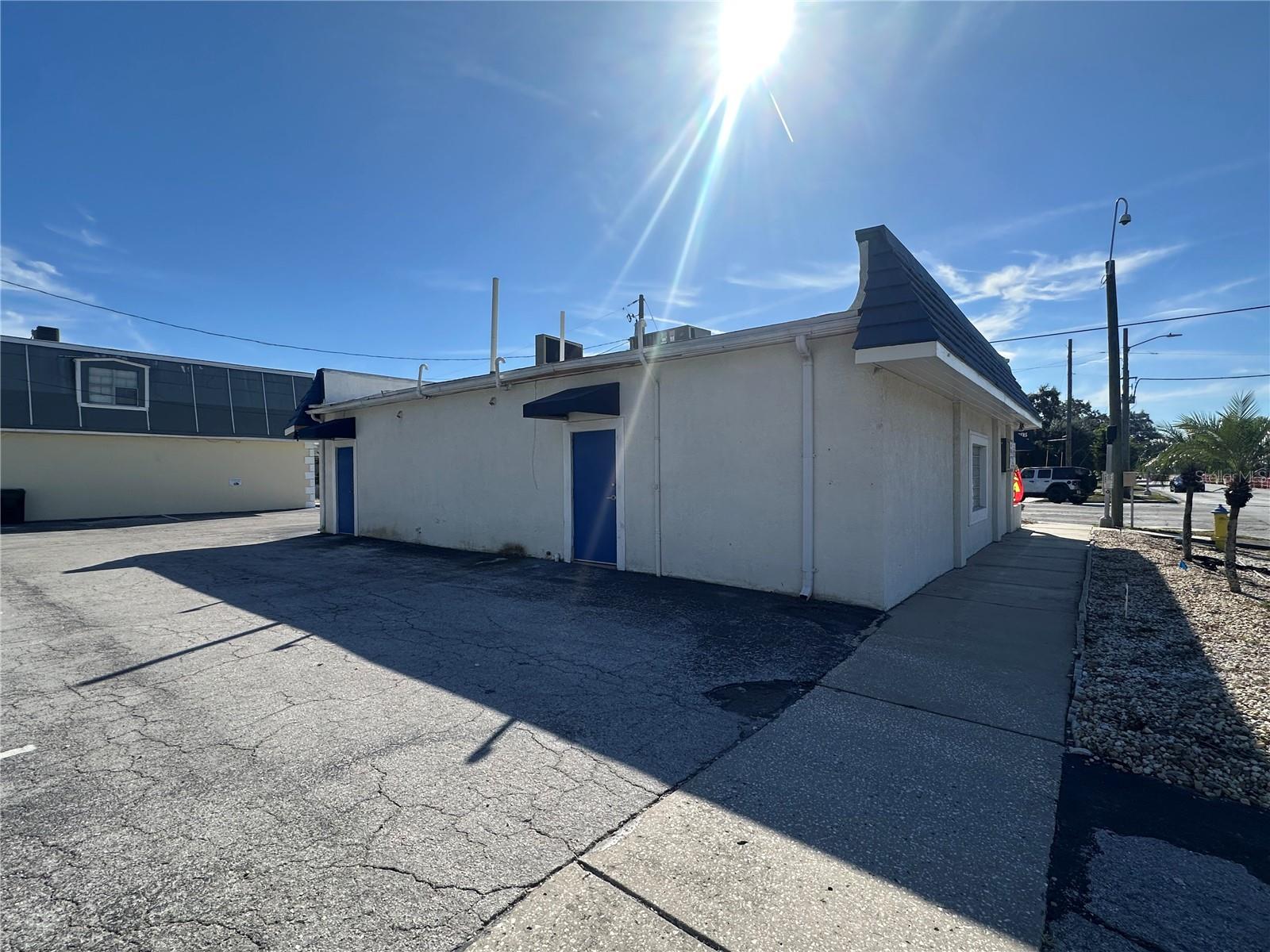 Image 3 of 10 For 4333 & 4323 Bay To Bay Boulevard