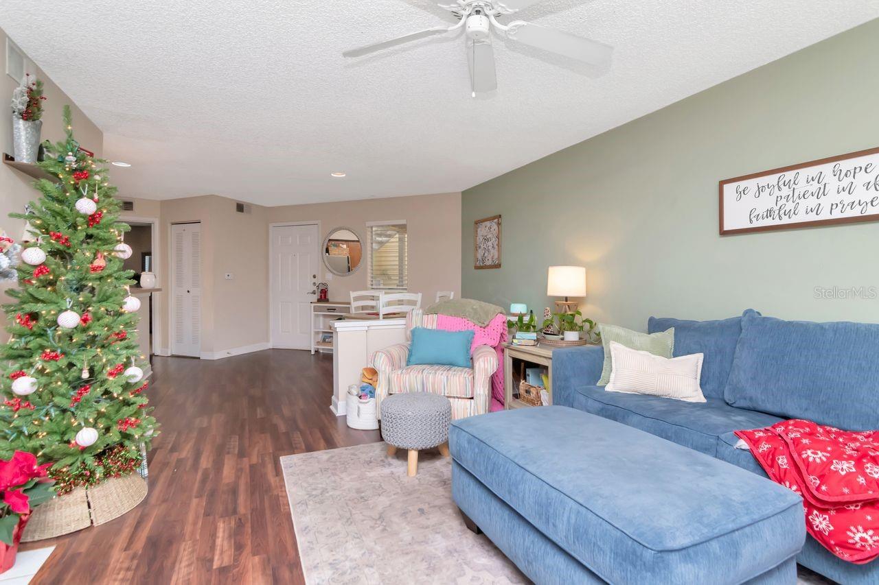 Image 7 of 37 For 115 112th Avenue Ne 602