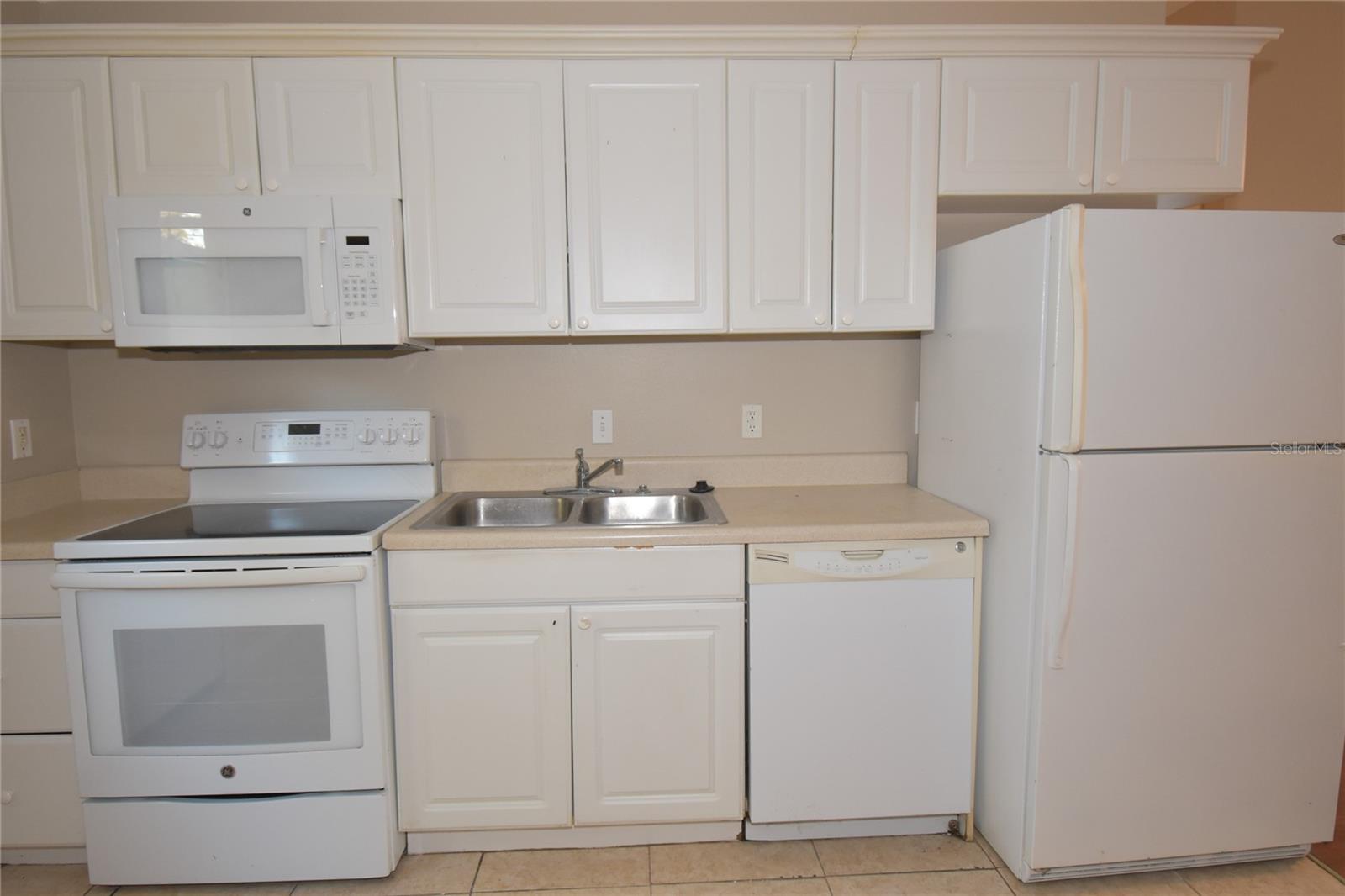 Image 5 of 9 For 4406 Mango Terrace