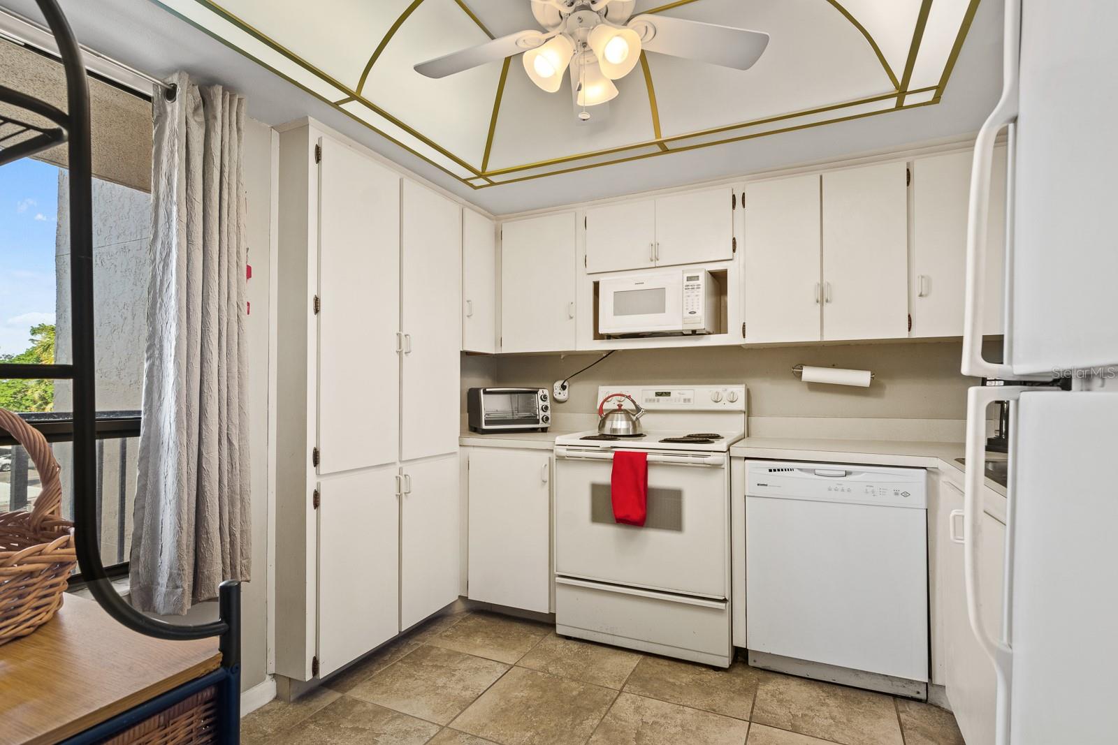 Image 12 of 62 For 2616 Cove Cay Drive 303