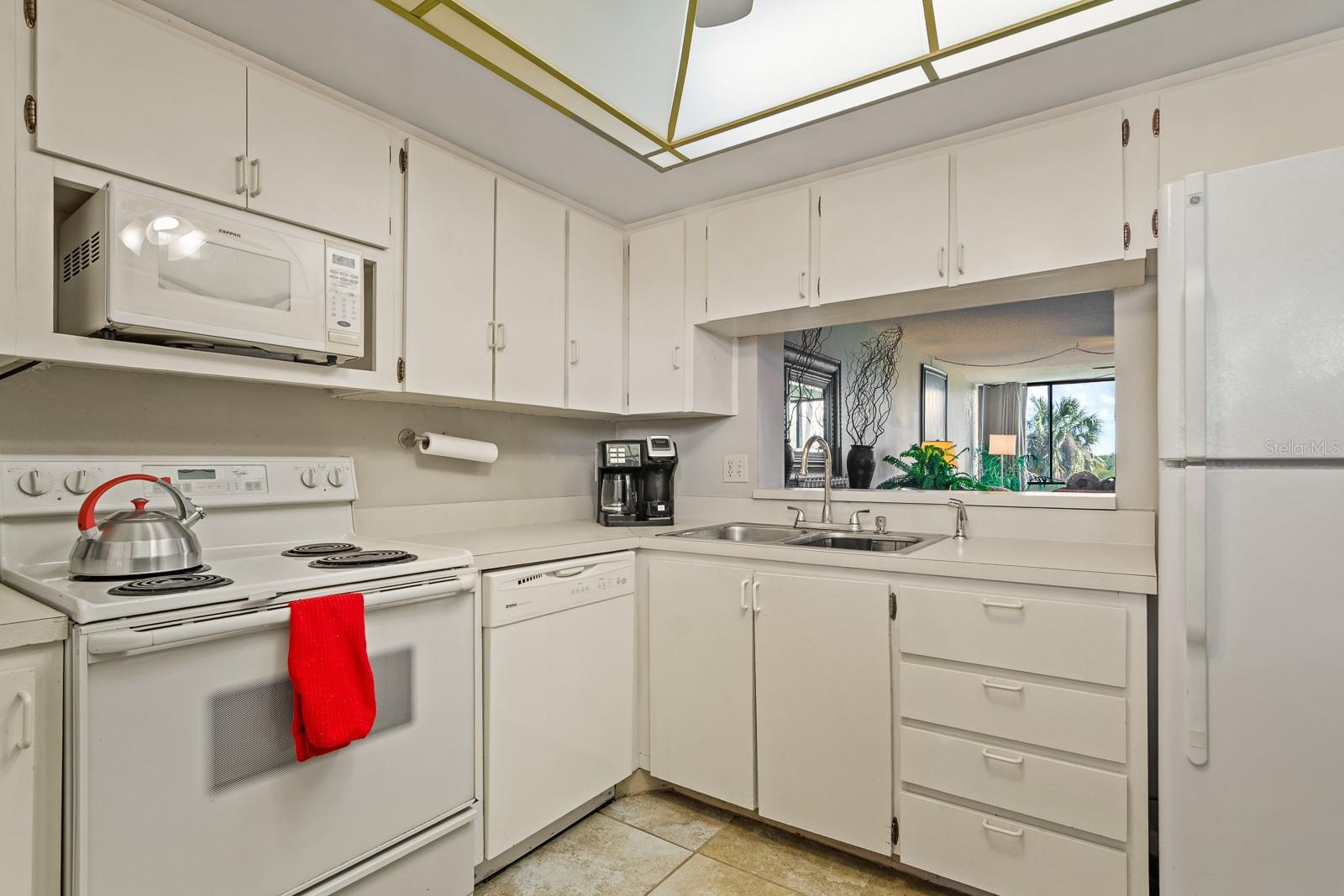 Image 13 of 62 For 2616 Cove Cay Drive 303