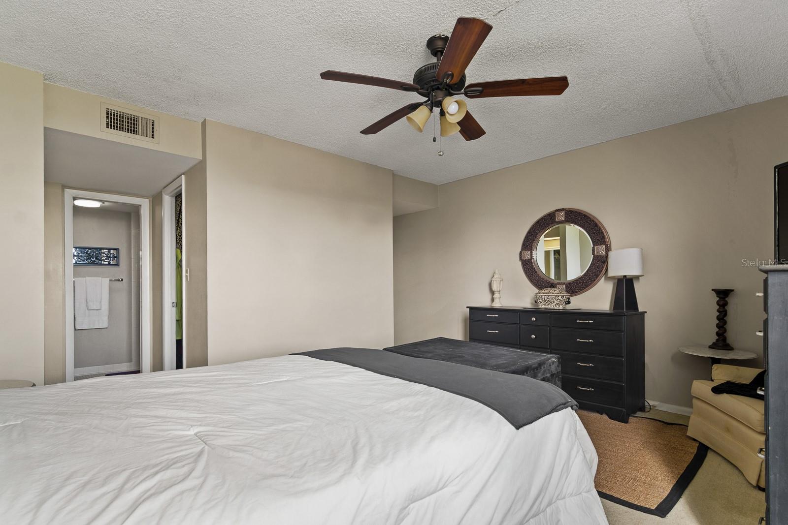 Image 18 of 62 For 2616 Cove Cay Drive 303