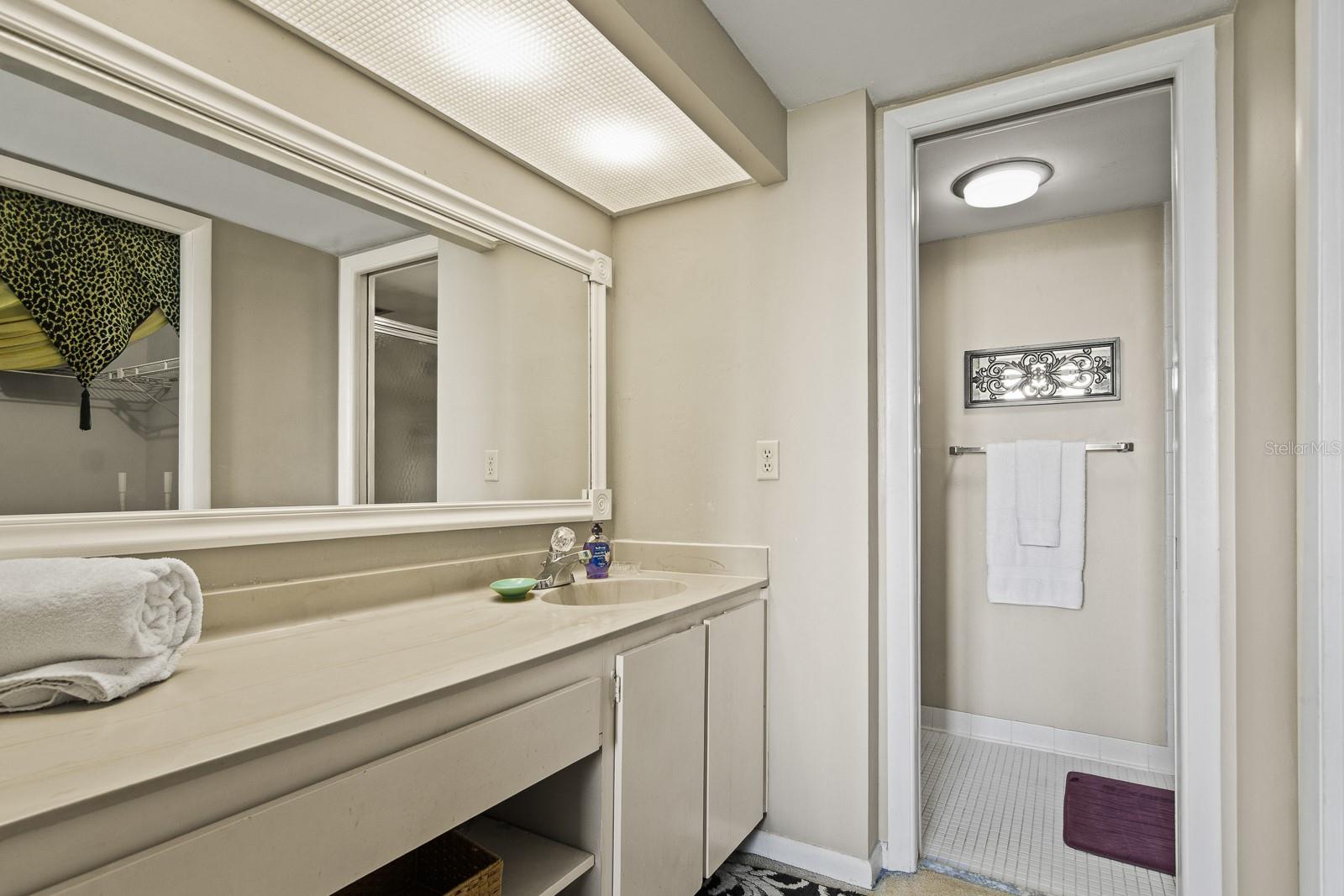 Image 21 of 62 For 2616 Cove Cay Drive 303