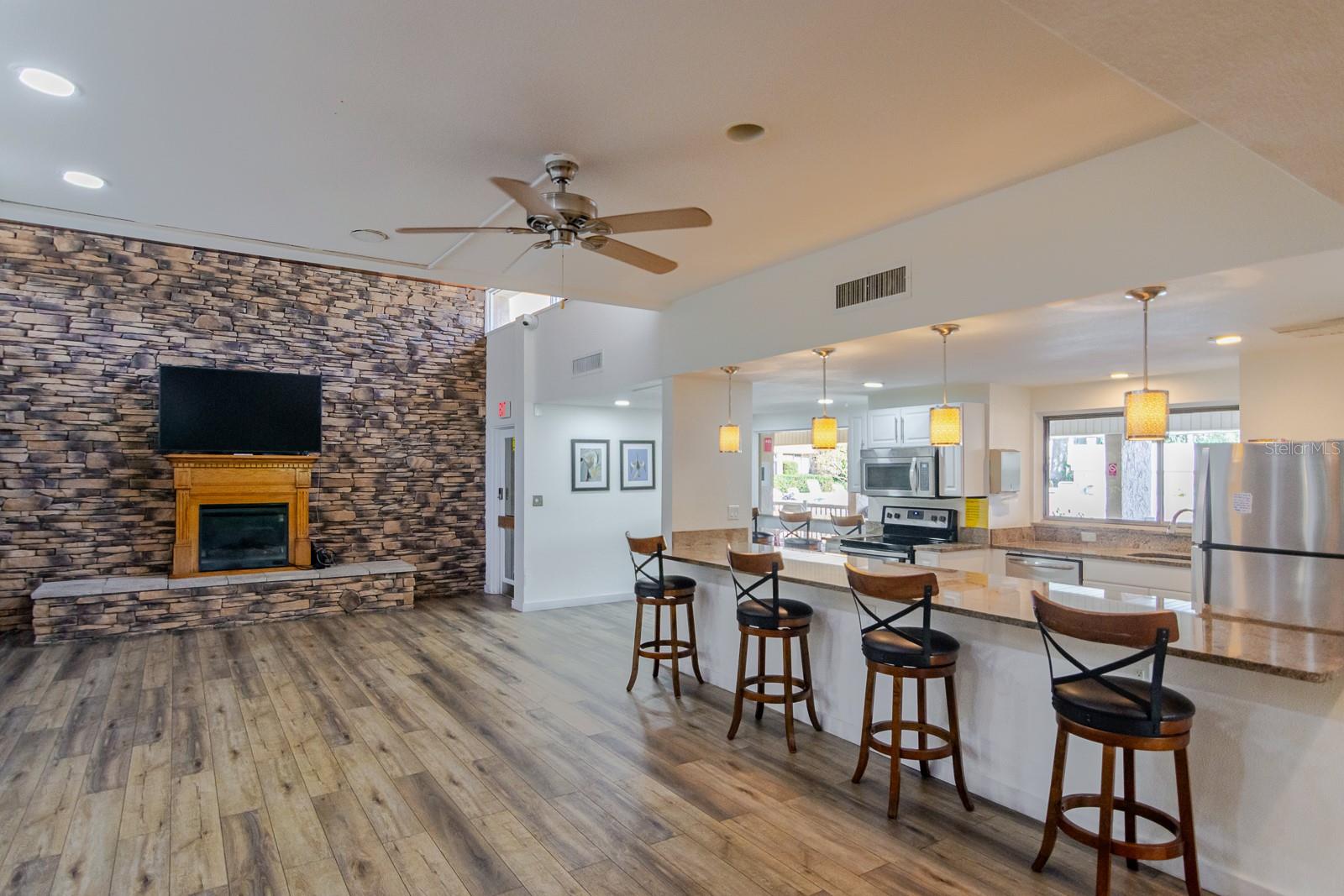 Image 36 of 62 For 2616 Cove Cay Drive 303