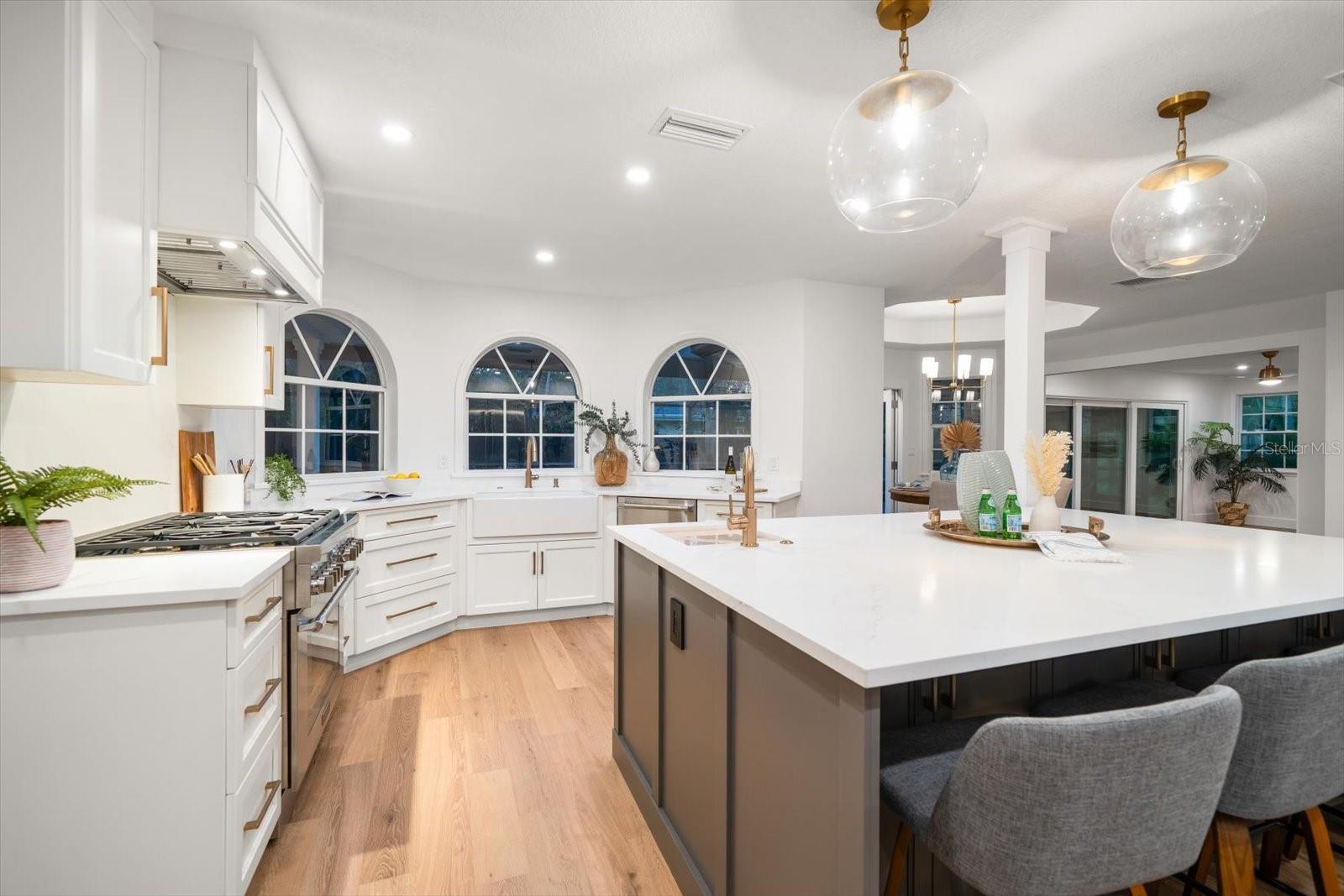 Listing photo id 13 for 101 Ponce De Leon Boulevard