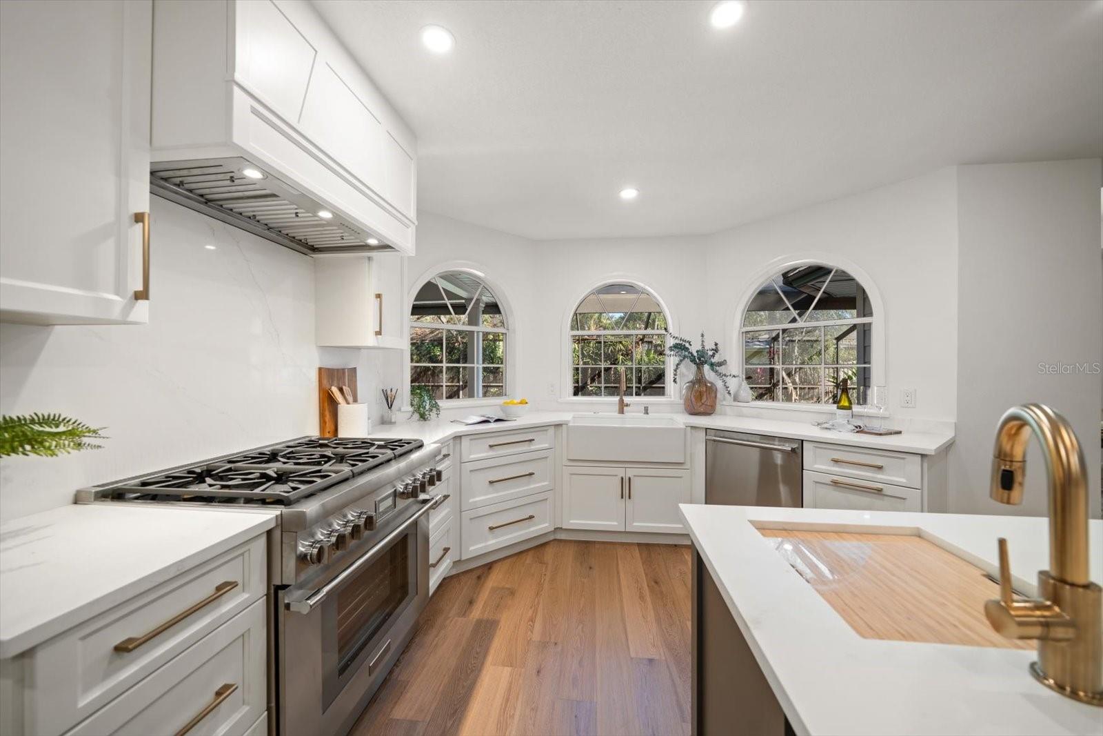 Listing photo id 14 for 101 Ponce De Leon Boulevard