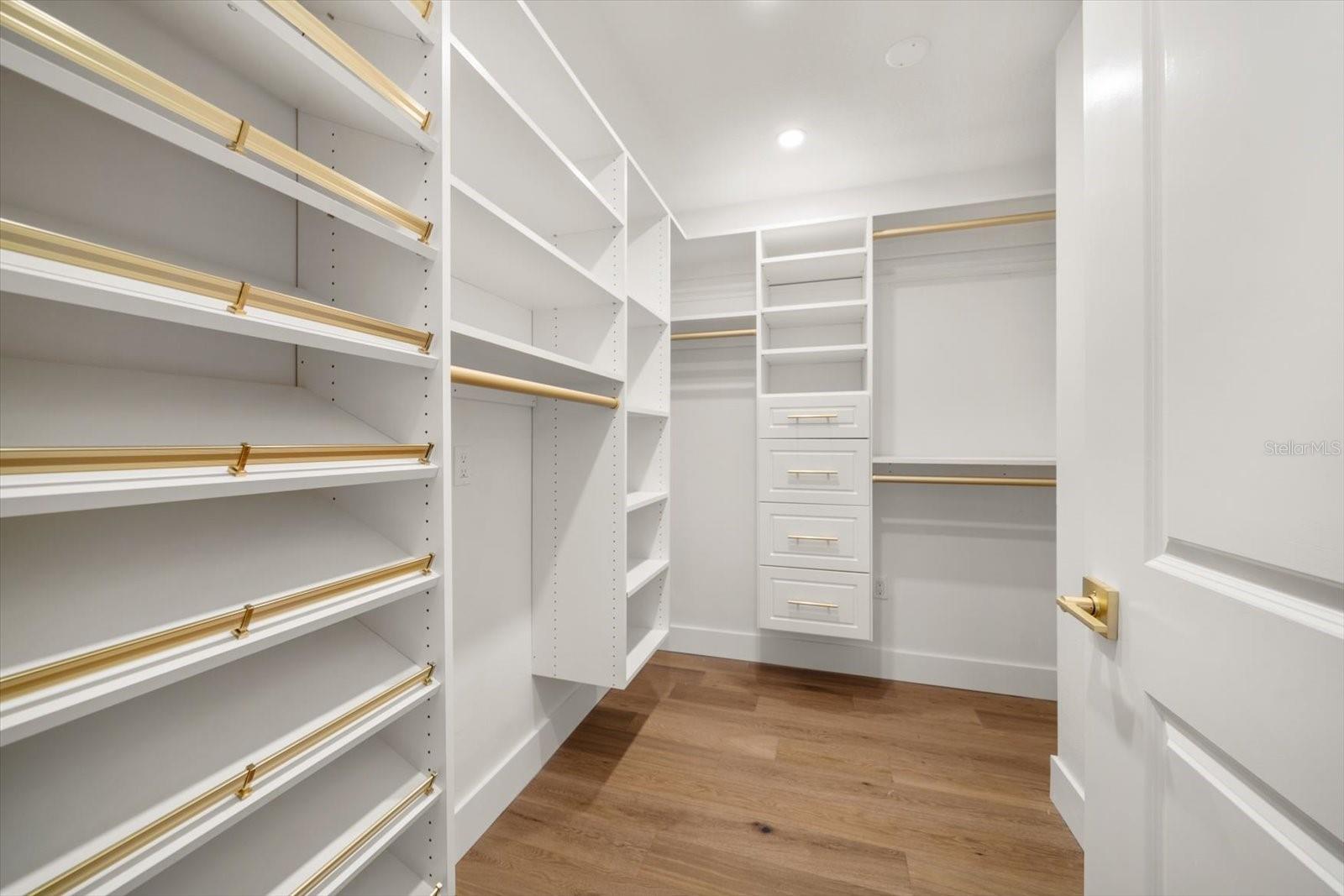 Listing photo id 34 for 101 Ponce De Leon Boulevard