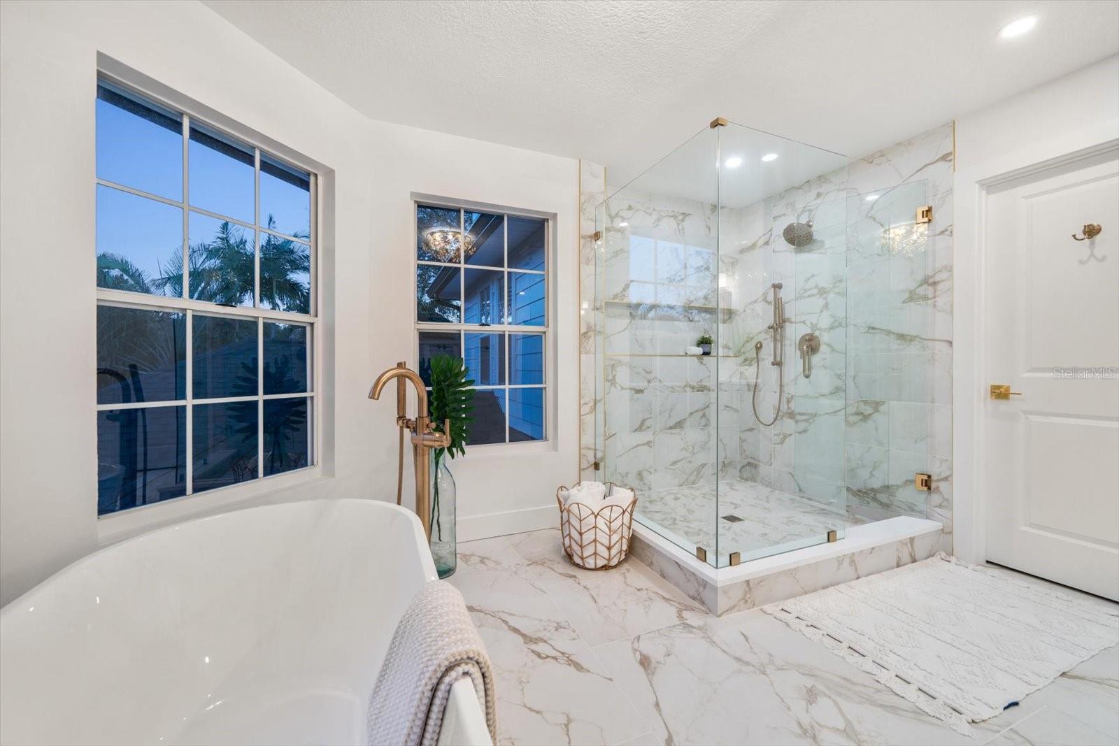 Listing photo id 53 for 101 Ponce De Leon Boulevard