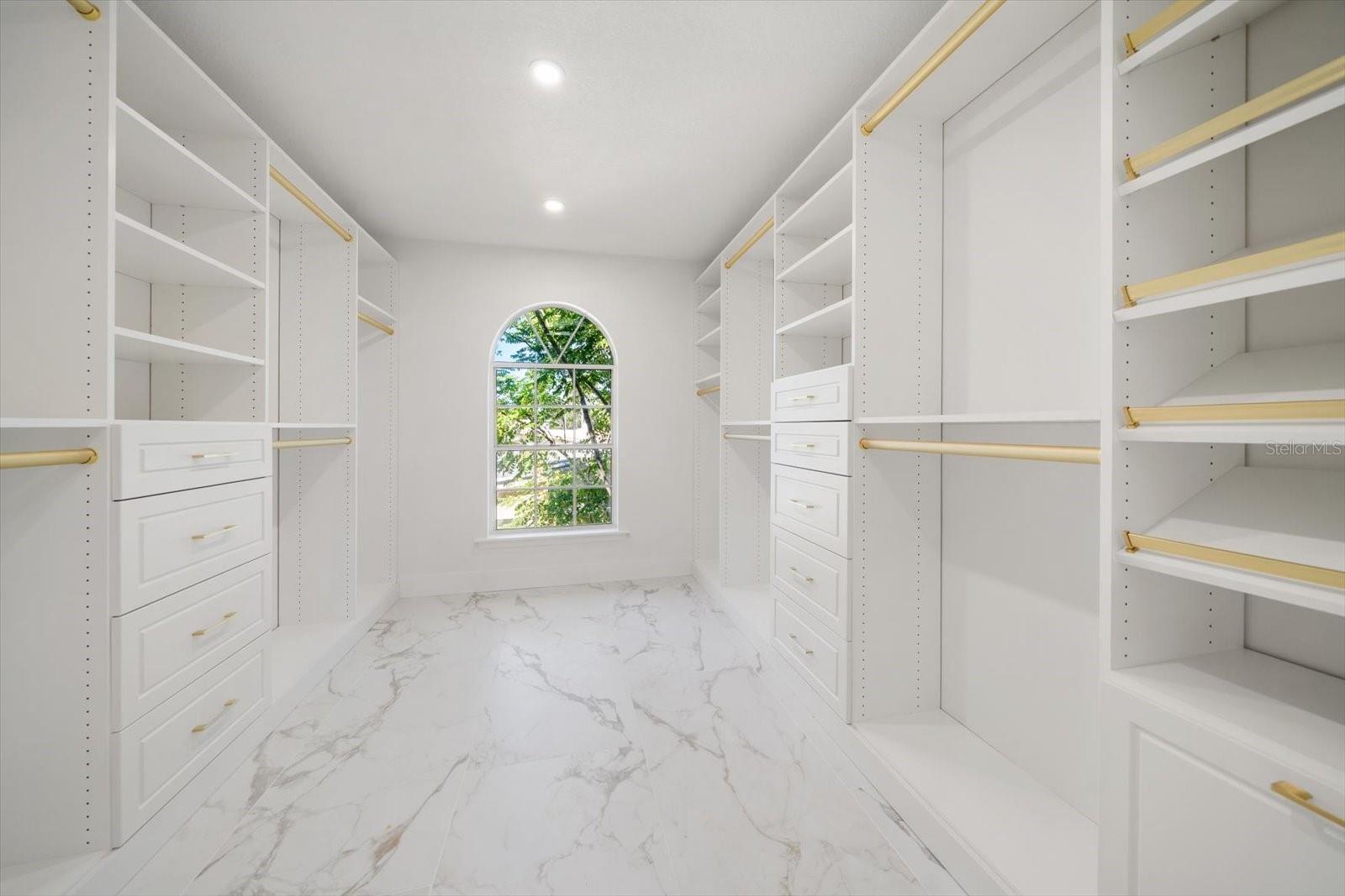 Listing photo id 55 for 101 Ponce De Leon Boulevard