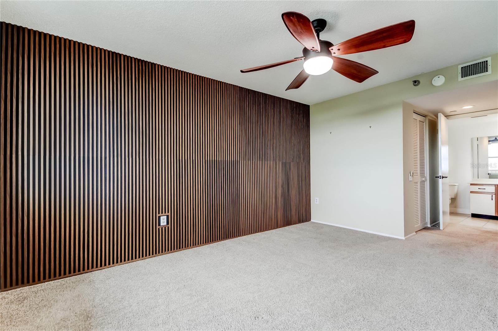 Image 10 of 40 For 2333 Feather Sound Drive B503