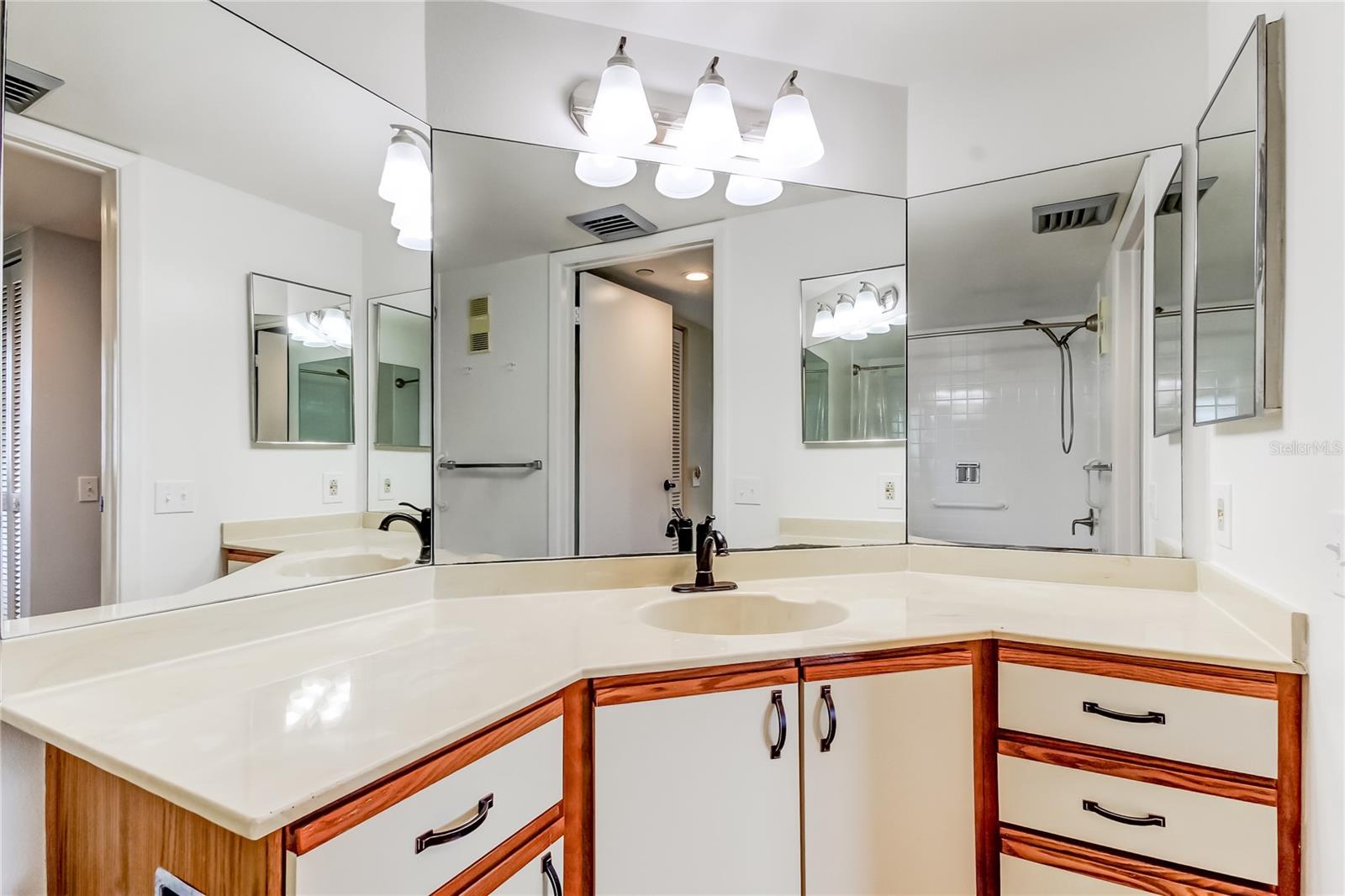 Image 11 of 40 For 2333 Feather Sound Drive B503