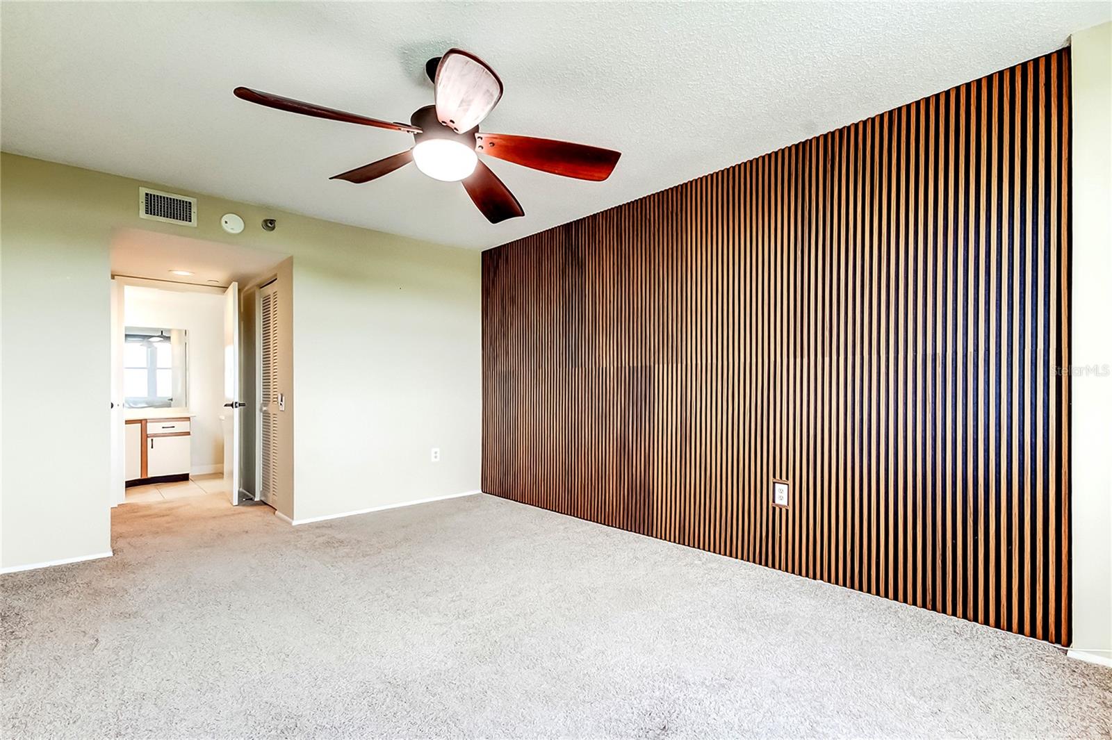 Image 14 of 40 For 2333 Feather Sound Drive B503