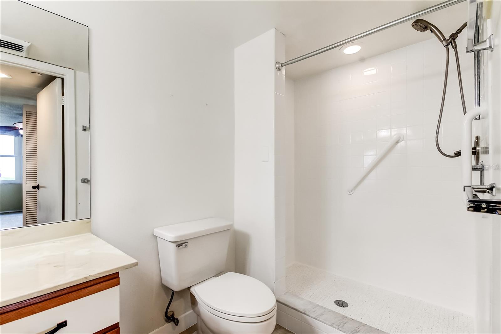 Image 16 of 40 For 2333 Feather Sound Drive B503