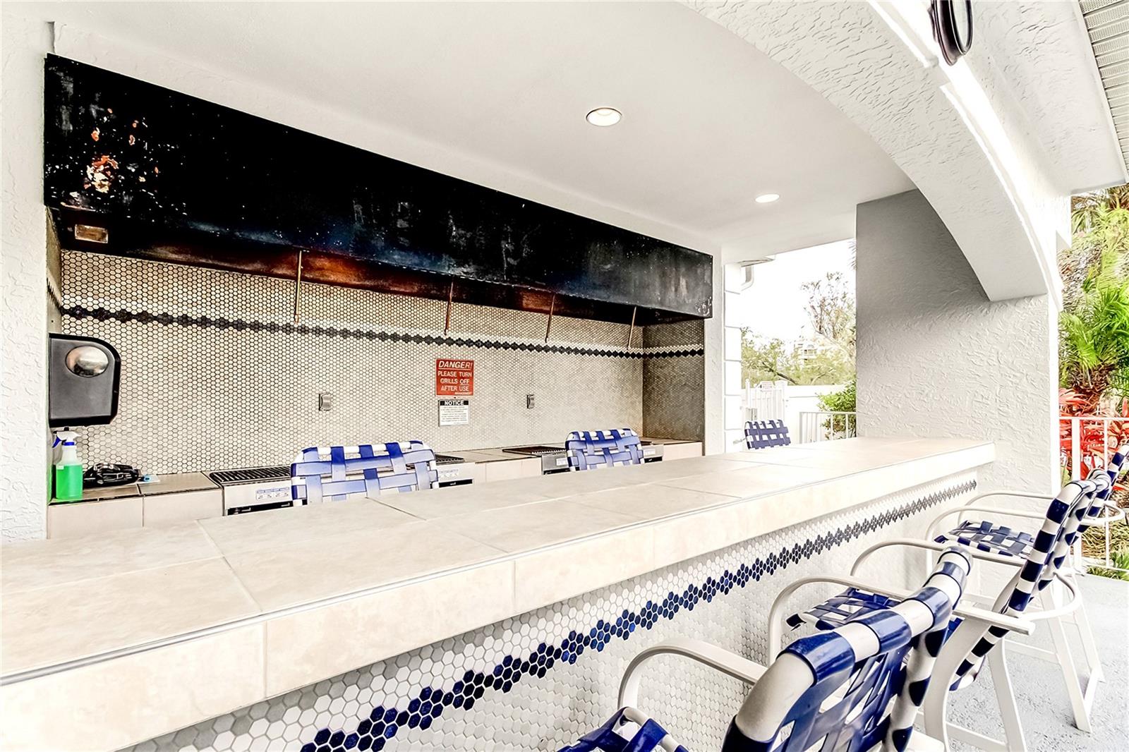 Image 33 of 40 For 2333 Feather Sound Drive B503