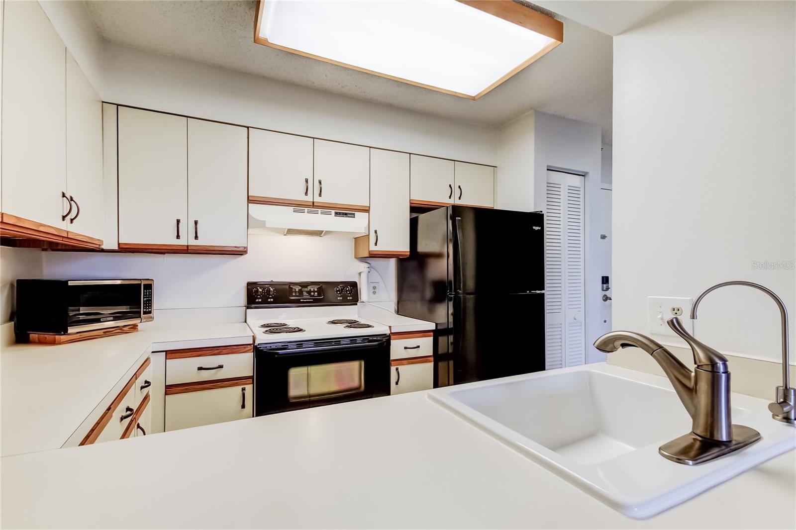 Image 5 of 40 For 2333 Feather Sound Drive B503